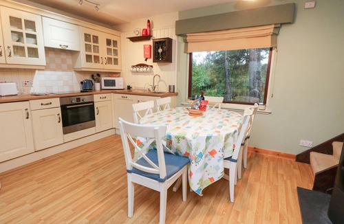 Newtonmore Cottage | THE SHIELING, family friendly, with a garden in Newtonmore