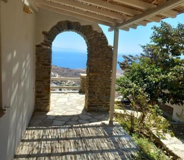 Arnados House | Tinian View Bee Home Maisonette