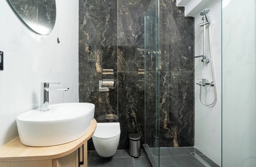 Vardaris Apartment | Tower 15 | Standard Studio 401