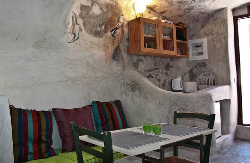 Emporio Apartment | Traditional Farmers Secret Cave #2 Santorini