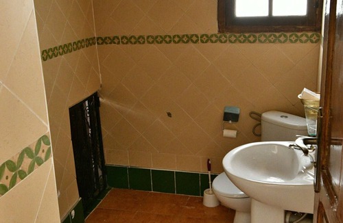 Meknes Medina Bed & Breakfast | Traditional riad with modern comfort 6/8 per in the heart of the medina.