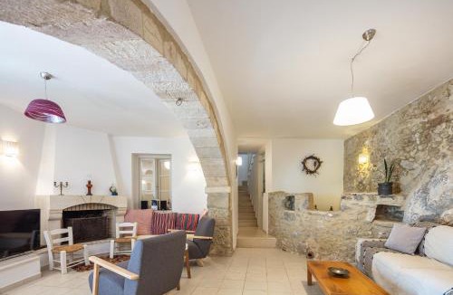 Atsipades Villa | Traditional Villa Rogdia with Private Pool & BBQ, Near Rethymno