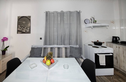 Karterados Apartment | Tradtional 2 bedroooms apartment 'Thira-Santo Emfasis'