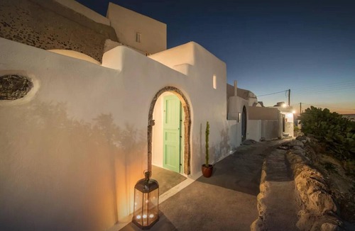 Finikia Villa | Two Bedroom Villa With Private Indoor Cave Pool
