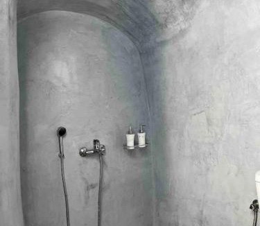 Megalochori House | Unique small stonehouse at Thira
