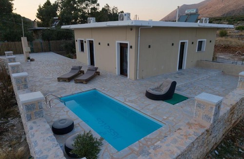 Omales Apartment | Vakontas Luxury Stay