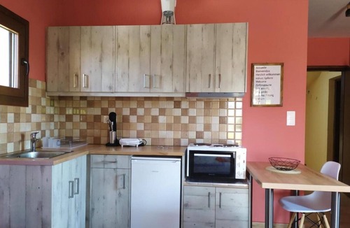 Kala Nera Apartment | Vasileiou Studio Apartment Sleeps 3