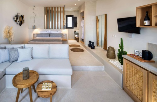 Vourvoulos Hotel | Venus Sunrise Suites & Villas