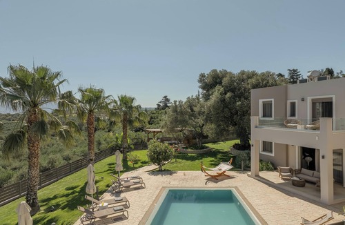 Geropotamos Villa | Villa Ag. Georgios – Seaview Palm Retreat