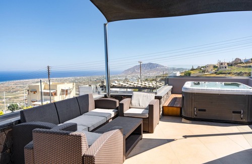 Vourvoulos House | Villa 'Amaranthine' with Private Pool, Wi-Fi and Air Conditioning