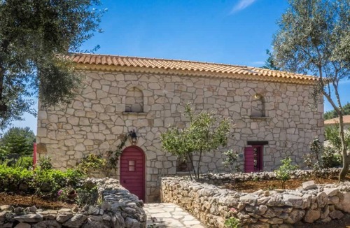 Agia Marina House | Villa Ariadne mit privatem Pool by Interhome