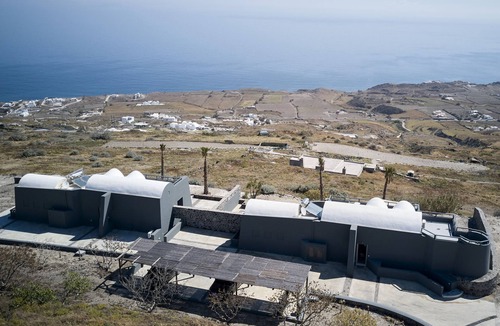 Imerovigli Villa | Villa Assyrtiko, 3 bedrooms, heated pool. Part of Theano Cave Suites & Villas