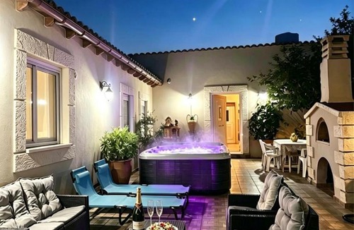 Gortyna Villa | Villa Asterousia with Private Night Spa, BBQ & Lounge
