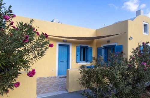 Kamari House | Villa Bonita Private Traditional house