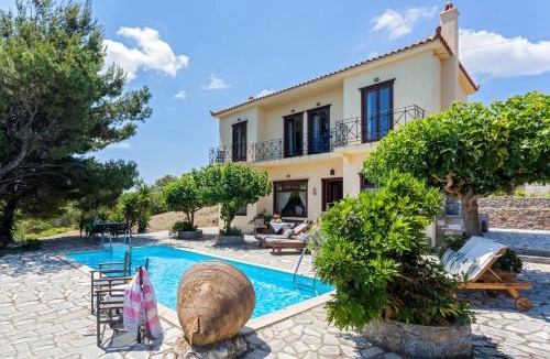 Skopelos Town Villa | Villa Driades Hilltop Residence