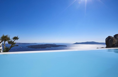 Firostefani Villa | Villa Etheras, heated private pool, 2 bedrooms, amazing views of the caldera