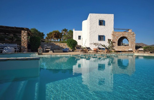 Parikia House | Villa Icarus Luxury Villa with Private Pool & Spa