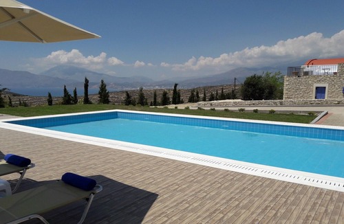 Kamilari Villa | Villa in Kamilari near Beach & Pool