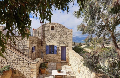 Kamilari Villa | Villa in Kamilari near Child-Friendly Beach