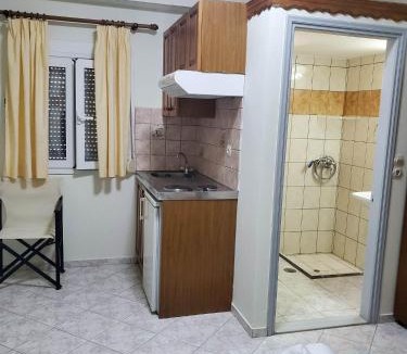 Crisostomos Hotel | Villa Koutsakis