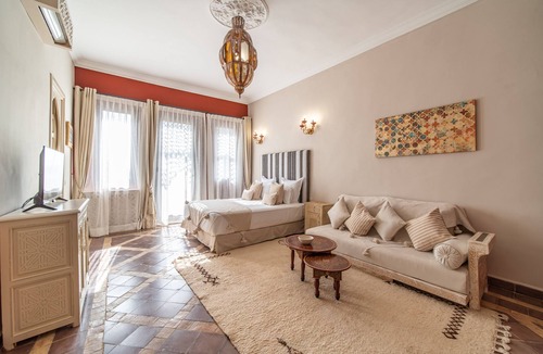 Medina Bed & Breakfast | Villa l'Africaine Al Ouidane. Beautiful villa set in 7000 M2 of wooded grounds.