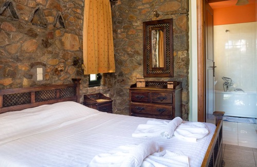 Livadia Villa | Villa Lefkothea with private pool, 13 min from Elafonisi Beach