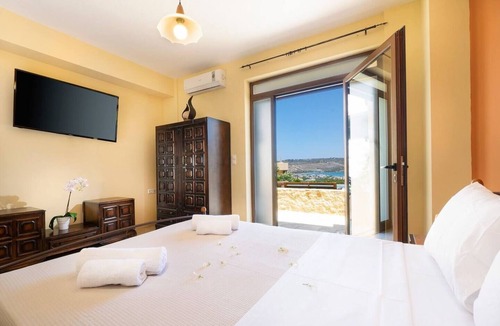 Tsikalaria House | Villa Leon Tsikalaria | Private Pool, BBQ & Yard