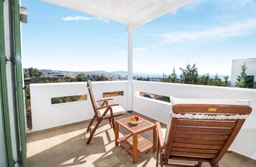 Gennadi Villa | Villa Loka - Two Bedroom Villa, Sleeps 4
