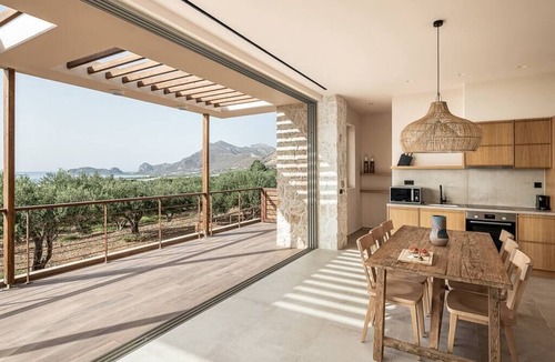 Limeniskos Villa | Villa Melissa 2,spacious,private pool, seaview,BBQ