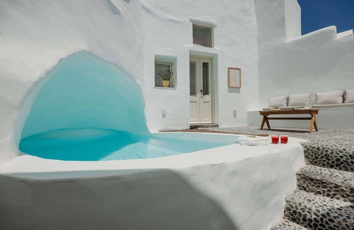Megalochori Villa | "Villa Patitiri" cave house with private pool in Megalochori village, Santorini