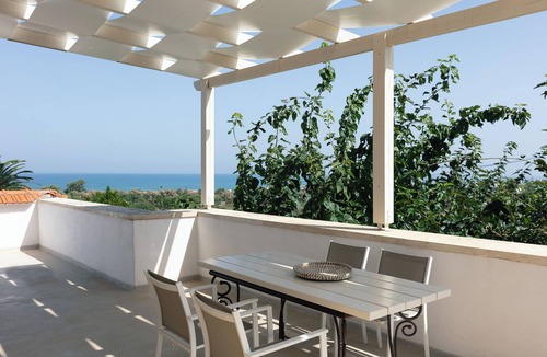 Asprouliani Villa | Villa Pinelopi - 350 meters away from sandy beach!