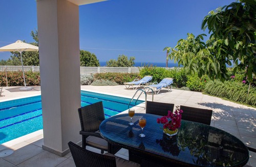 Skouloufia Villa | Villa retreat in the heart of Cretan nature