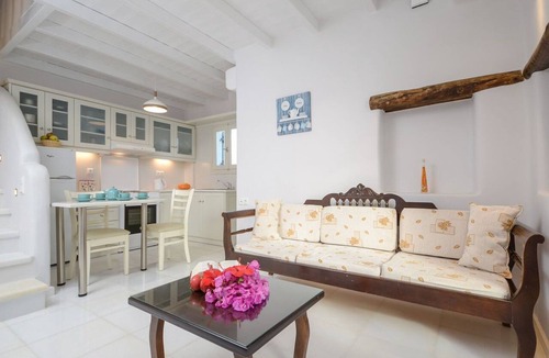 Agia Anna Villa | Villa Selvarion, Private Furnished Terrace, Shared Pool, Naxos