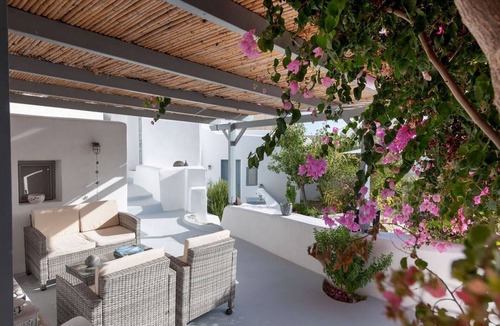 Emporio Villa | Villa 'Sun Wind Santorini' with Private Pool, Wi-Fi and Air Conditioning