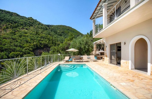 Agni Villa | Vista Mare Assinia