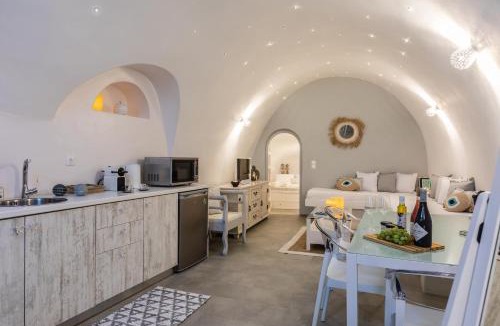 Karterados Apartment | Volcave Suites