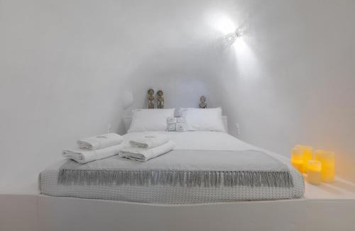 Karterados Apartment | Volcave Suites