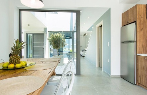 Skouloufia House | Vollständig freistehende Designervilla Vilana by Interhome