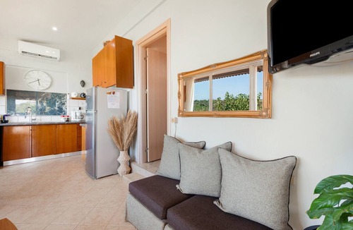 Marathi House | Voula Home Country House with Sea View, Wi-Fi, and Air Conditioning