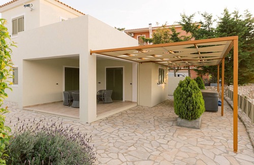 Menegata Villa | VR Villa Anthia - 2 bed 2 bath Villa with a private jacuzzi and a shared pool