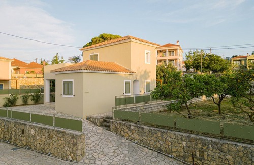 Menegata Villa | VR Villa Chloe - 2 bed 2 bath villa with patio and pool