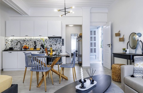 Skopelos Town Apartment | Vrachos house "In the heart of ​Skopelos Town"