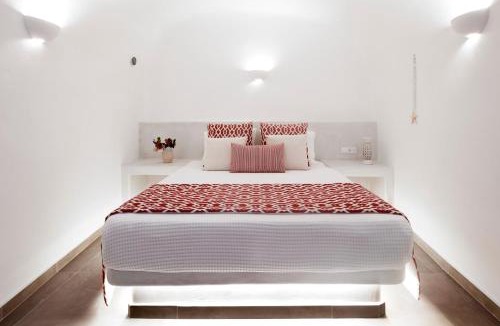 Finikia Villa | W Finikia -Foinikia - Luxury Cave - A Wonderful 2 Bedroom Villa - Hot Tub