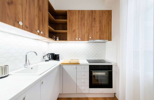 Thessaloniki City Centre Apartment | White Lotus: Deluxe suite