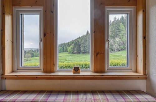 Glen Urquhart House | Wonderful private villa for 4 people with WIFI, TV and panoramic view