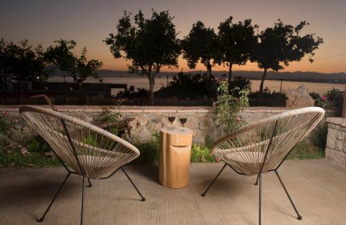 Paralia Vergas House | Wood&Stone Guesthouse
