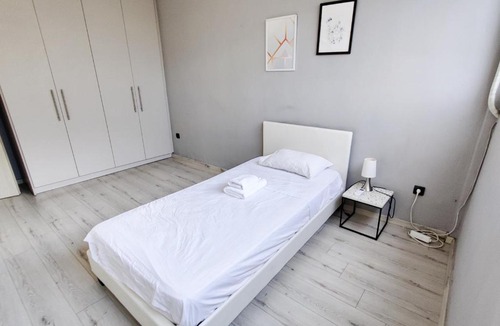 Attiki Apartment | WSD HEBE New Lux 3BD Apt Near Railway Station