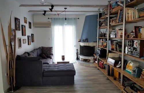 Kallithea Apartment | You can almost smell the sea!