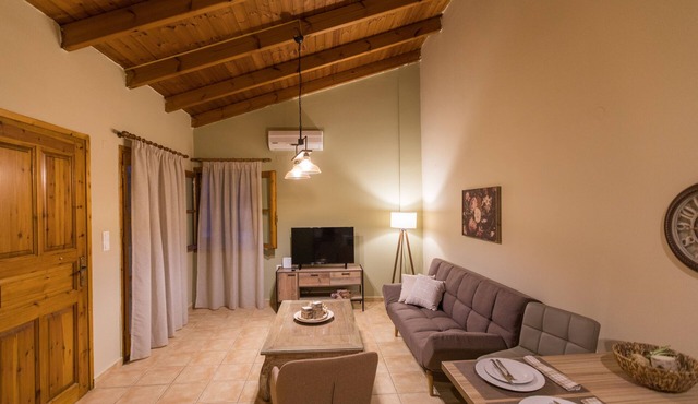 2. In the heart of the old town , few minutes from the beach !