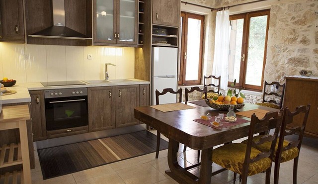 A fully renovated stone-built house of 1900.
